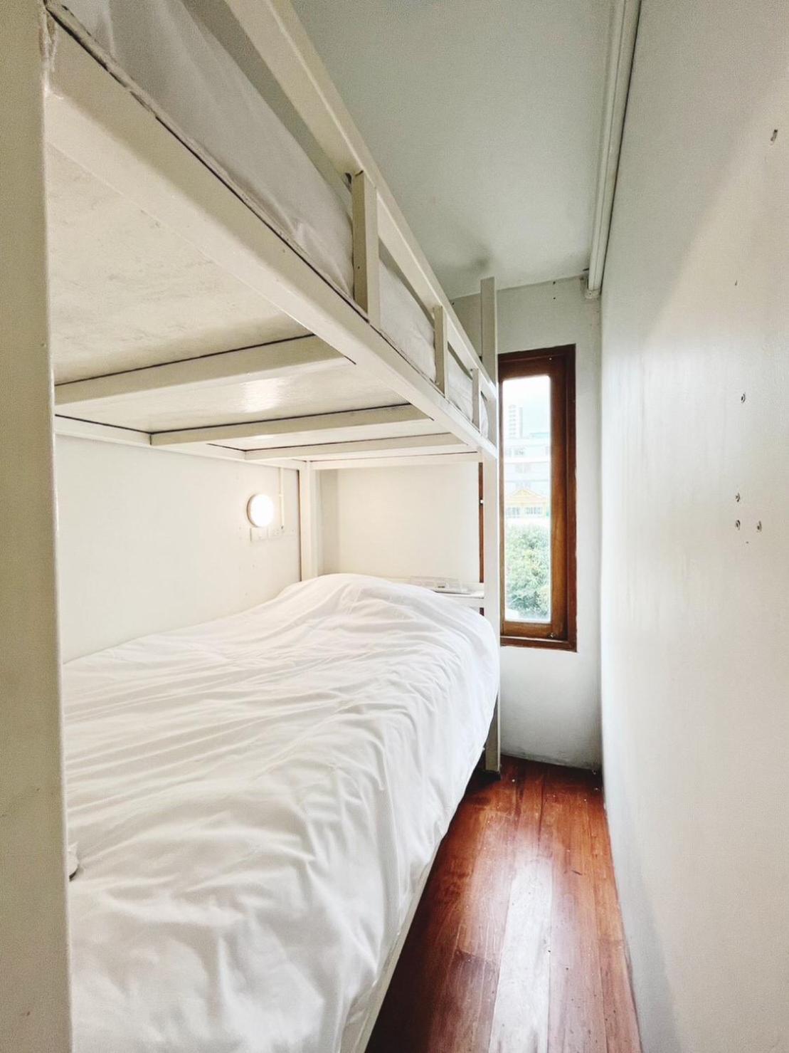Rotinis Hostel Bangkok Exterior photo